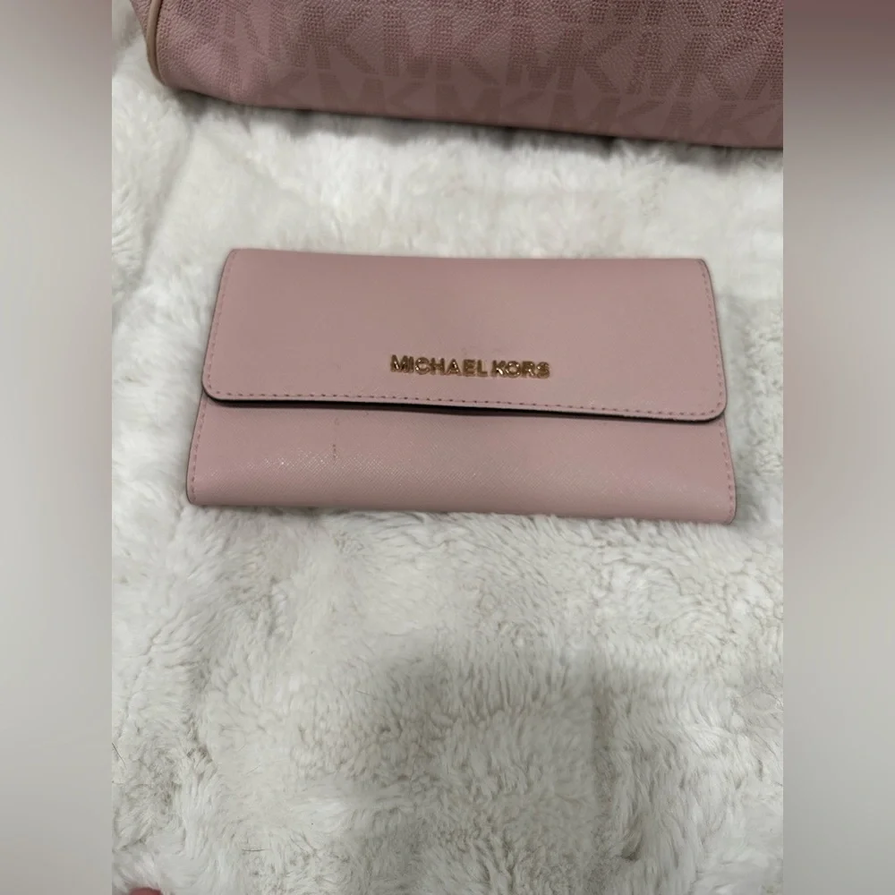 Michael Kors Grayson Satchel in Pink With Wallet - Picture 5 of 11